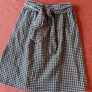 Phi clothing girls size 13-14 hounstooth tie front skirt